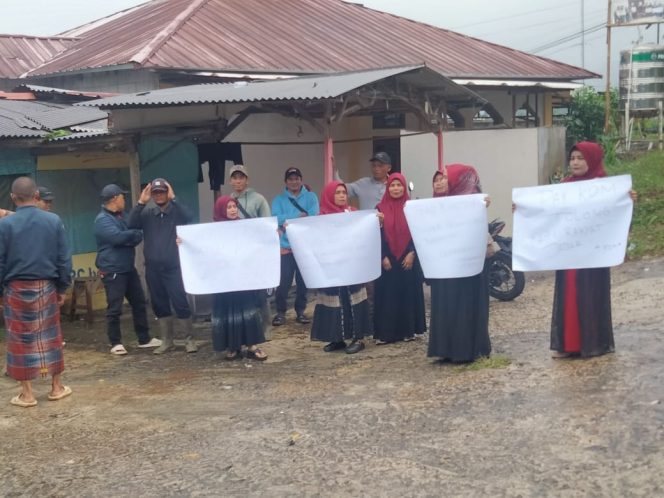 
 Aksi Damai Warga Bojong Koneng, Atas Lahan yang di Klaim PT Sentul City Tbk